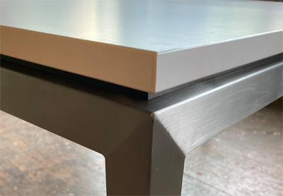 Empfangstheke mit Bürotisch Willkommen