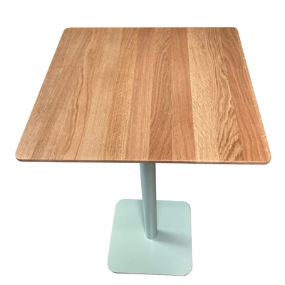 Bistrotisch Stehtisch Schweiz mit Schweizer Kante 